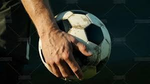 79岁佛爷豪赌第3次！62岁穆帅回归皇马，1场欧冠定江山？